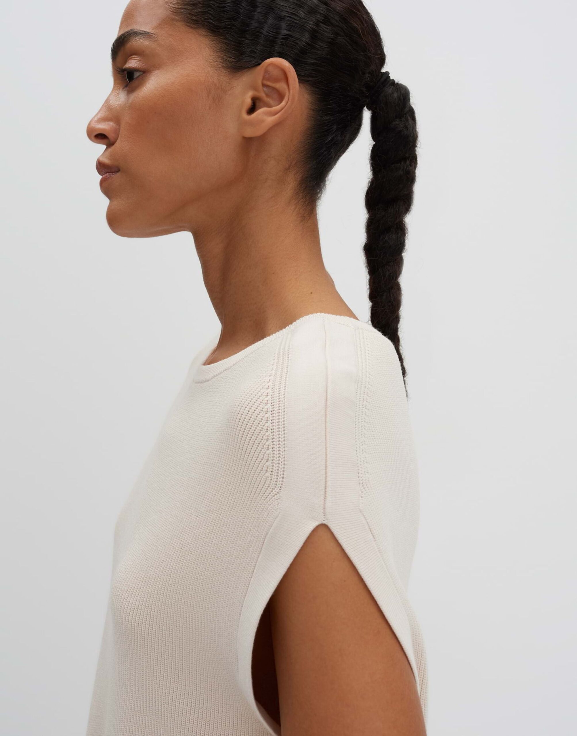 someday. Lockeres Feinstrick-Kleid mit überschnittenen Kurzarmen – Bild 4