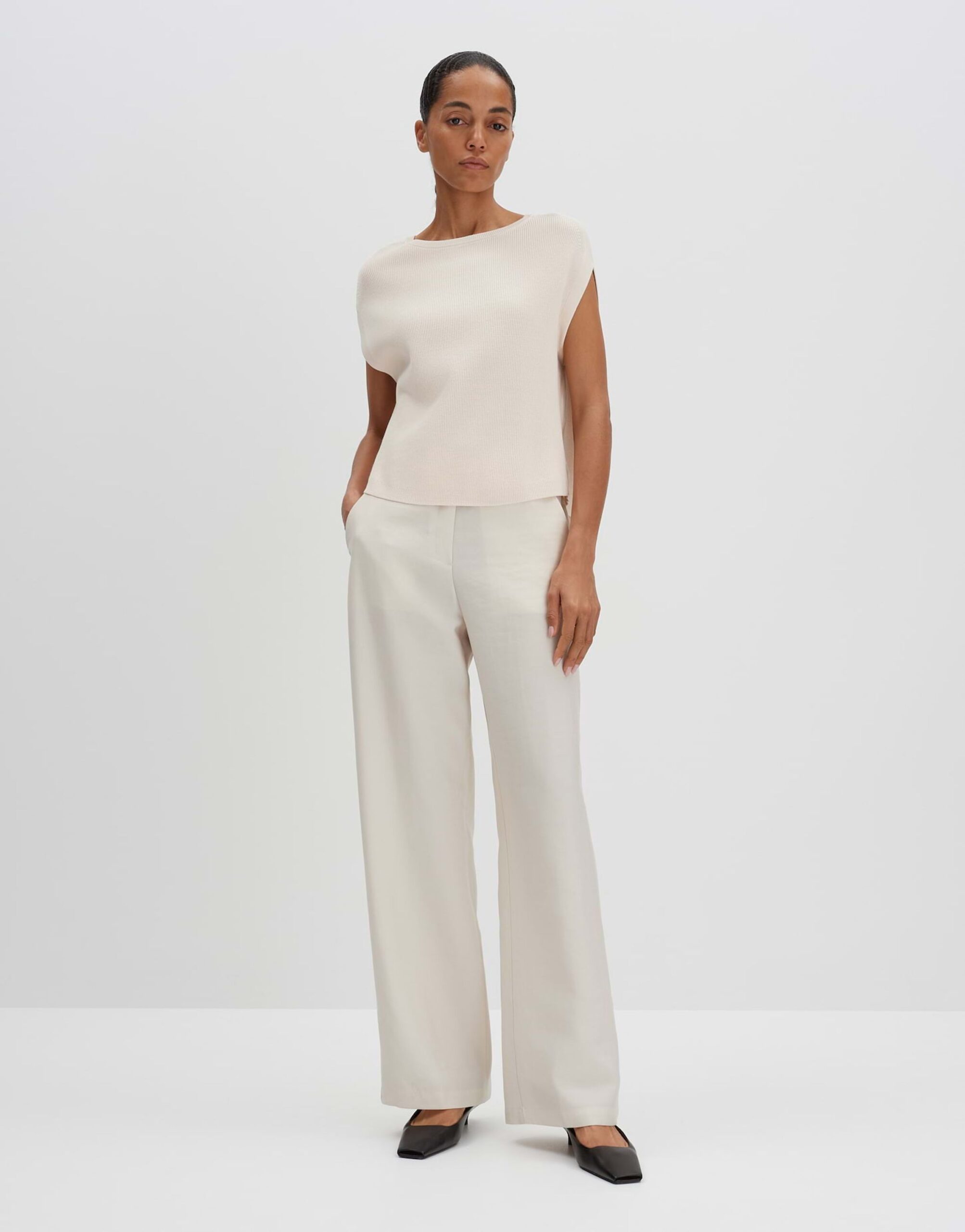 someday. Lockeres Feinstrick-Kleid mit überschnittenen Kurzarmen – Bild 5