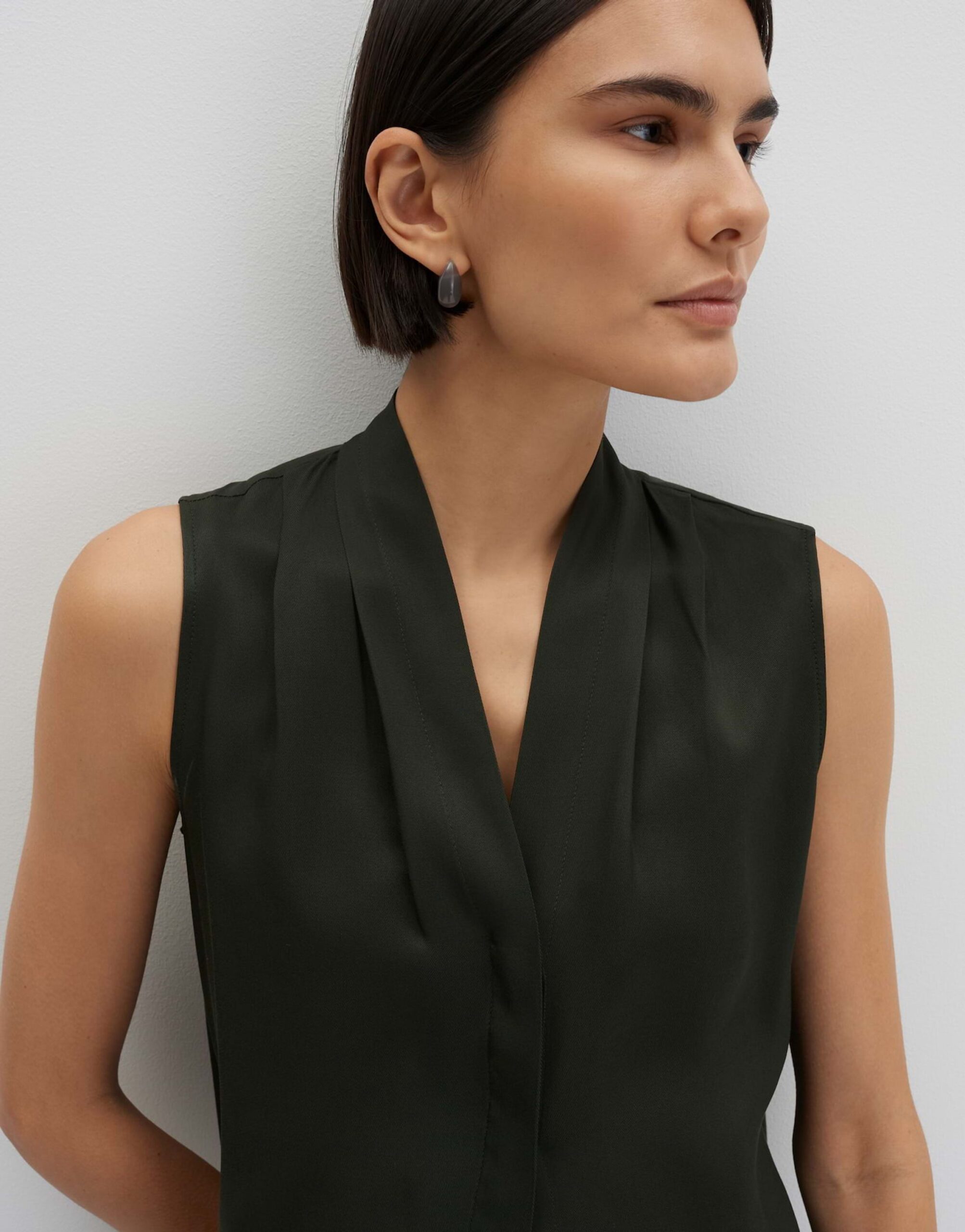 someday. Ärmellose Bluse mit V-Ausschnitt und Faltendetail – Bild 4