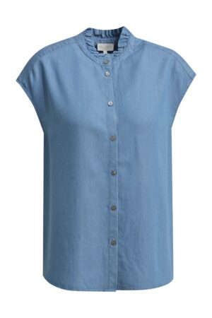 sleeveless blouse with ruffles