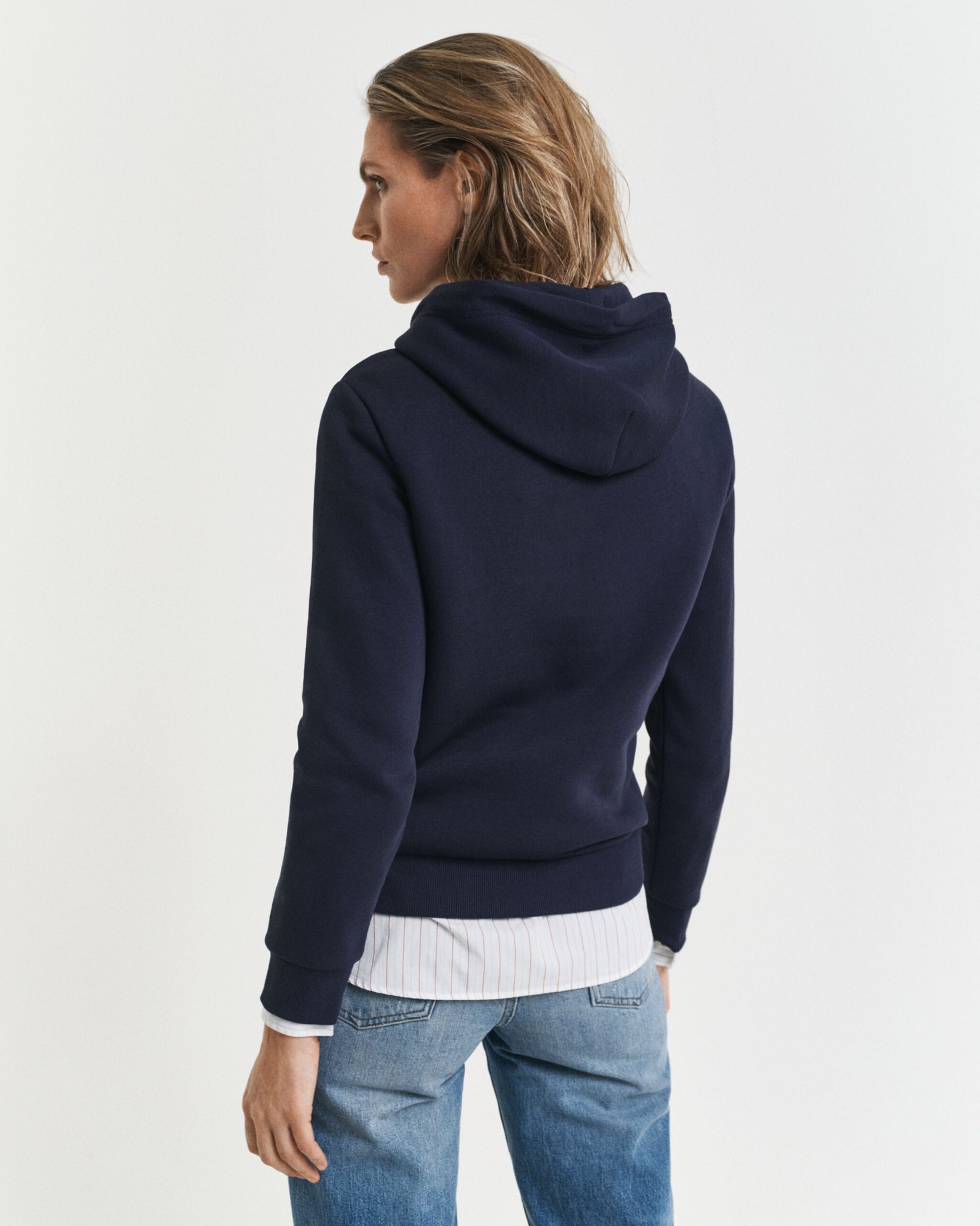 GANT Tonal Shield Hoodie – Bild 5