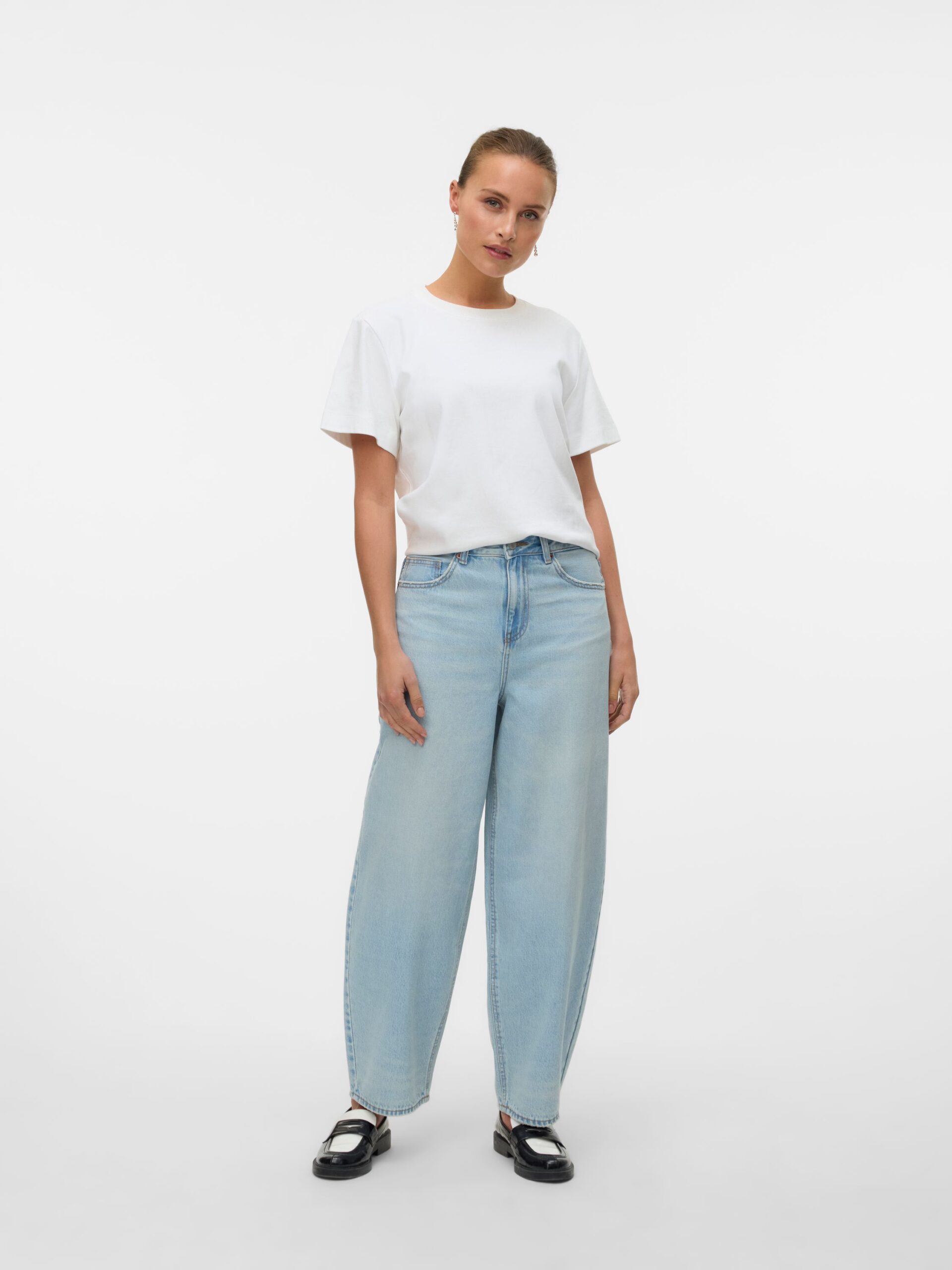 VERO MODA Mom Fit Jeans mit hoher Taille und Barrel Fit – Bild 2