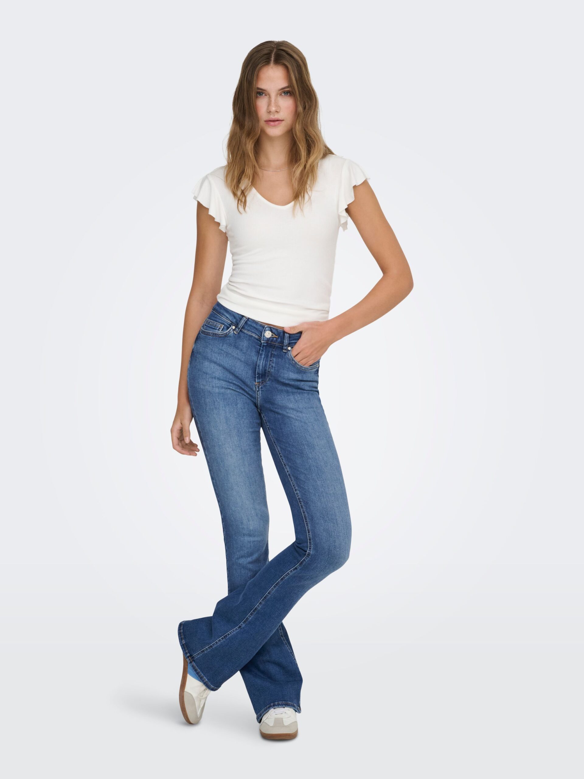 ONLY Flared Jeans mit mittlerer Taille – Bild 2