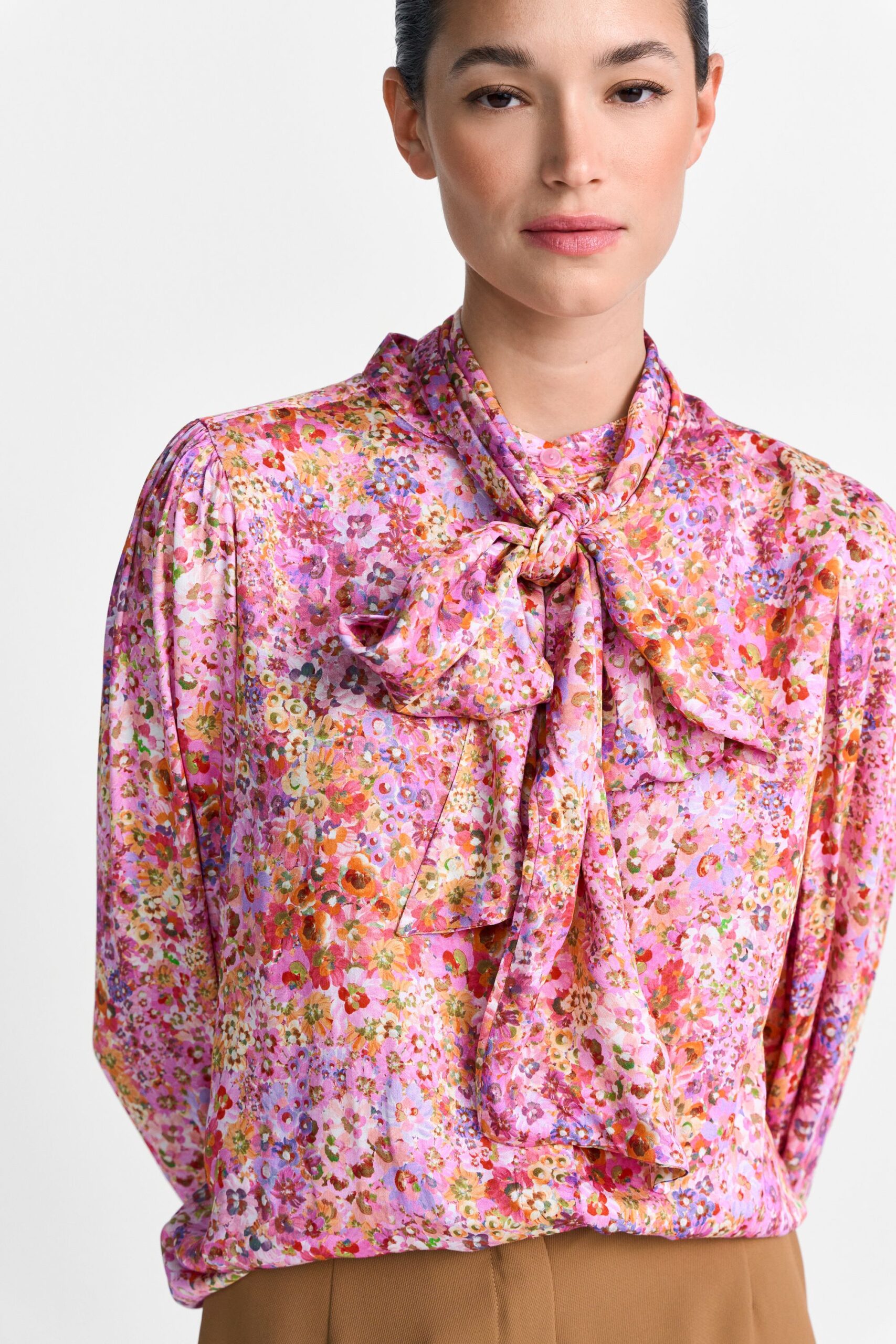 Rich & Royal Printed Blouse with Bow – Bild 3