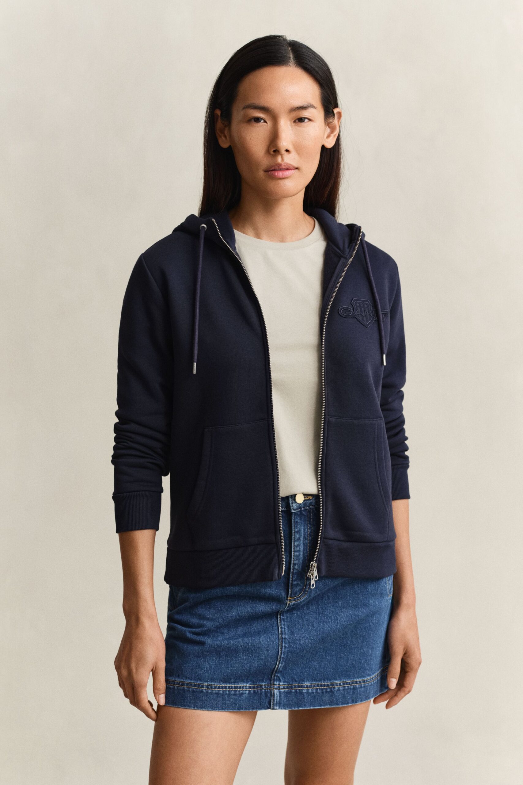 GANT Tonal Shield Sweatjacke – Bild 2