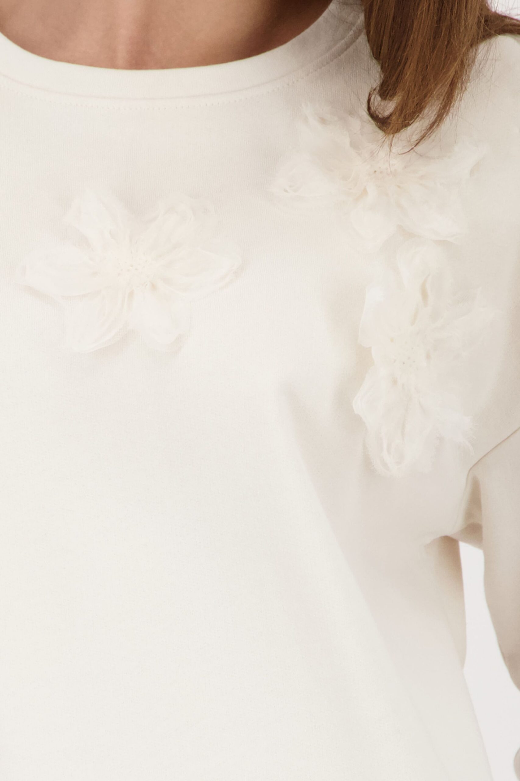 monari Sweatshirt mit 3D-Blumen – Bild 4