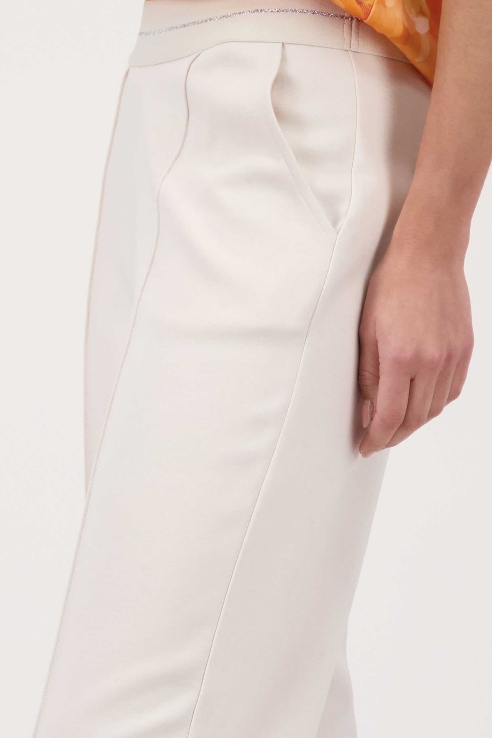 monari Viskosemischungshose mit Glitzerstreifen – Bild 4