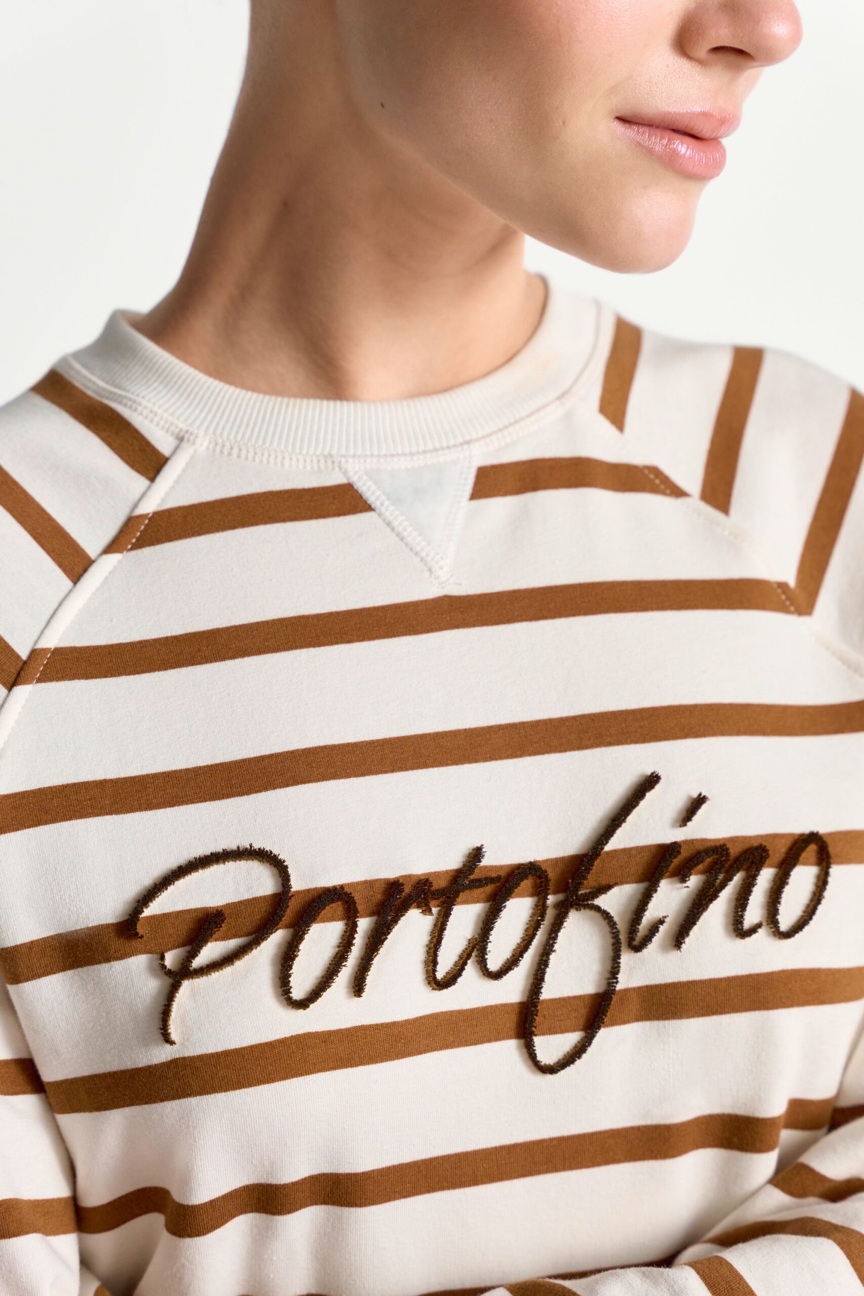 Rich & Royal Striped Sweaty with Application – Bild 4