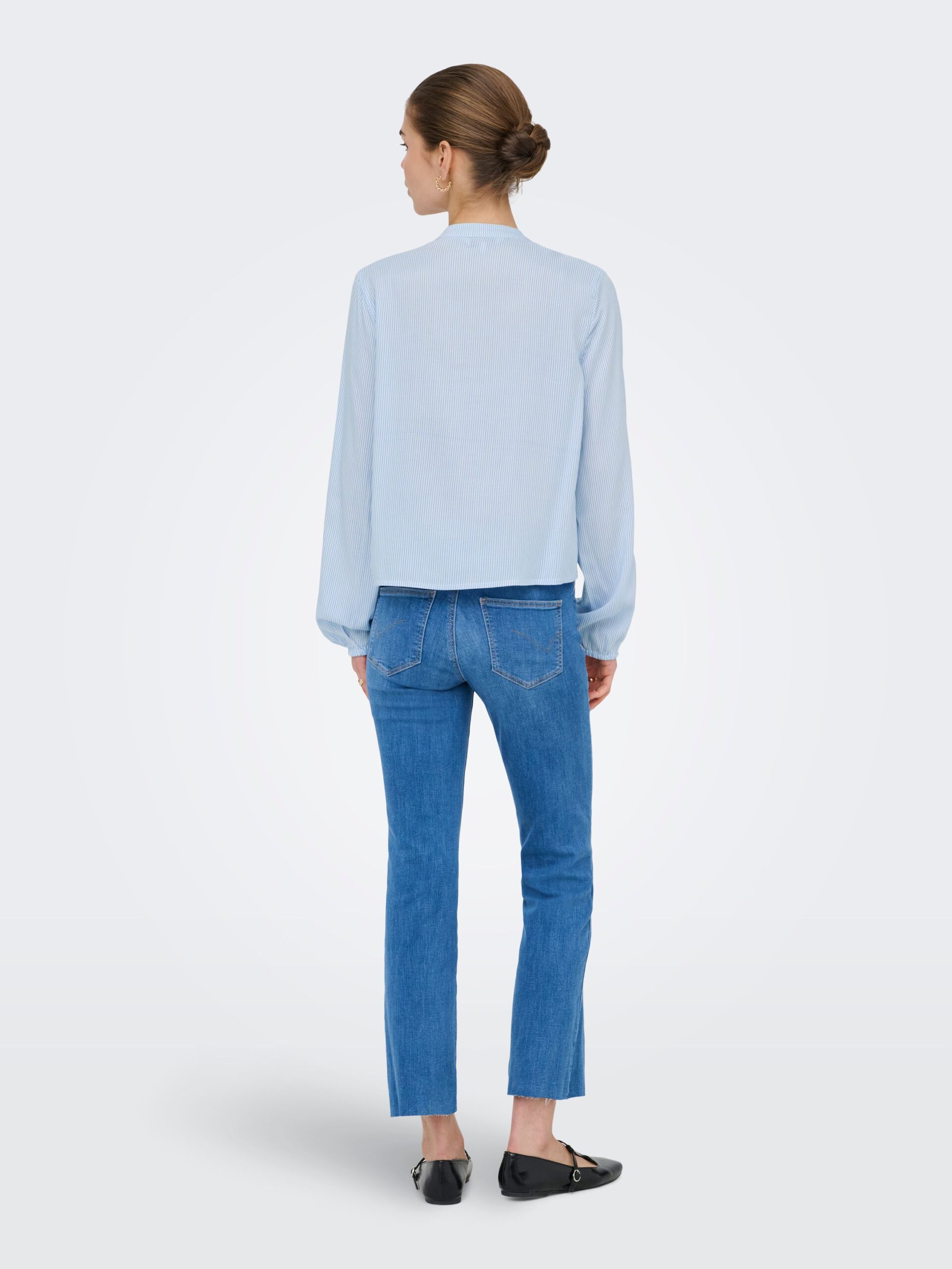 ONLY Damenbluse ONLLENNYO LS EMBROID V-NECK TOP NOO – Bild 7