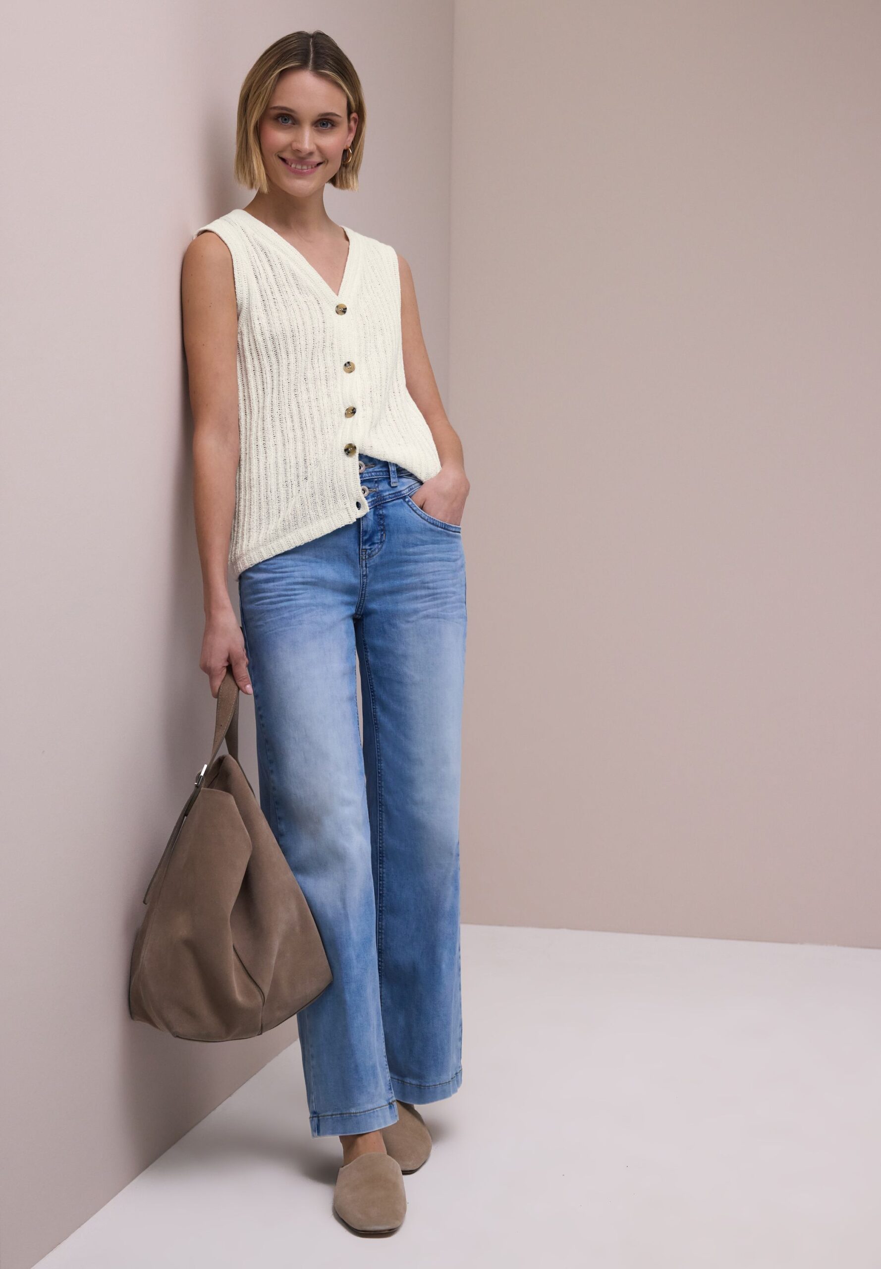 Street One Strickweste mit V-Ausschnitt und Knopfleiste – Bild 3