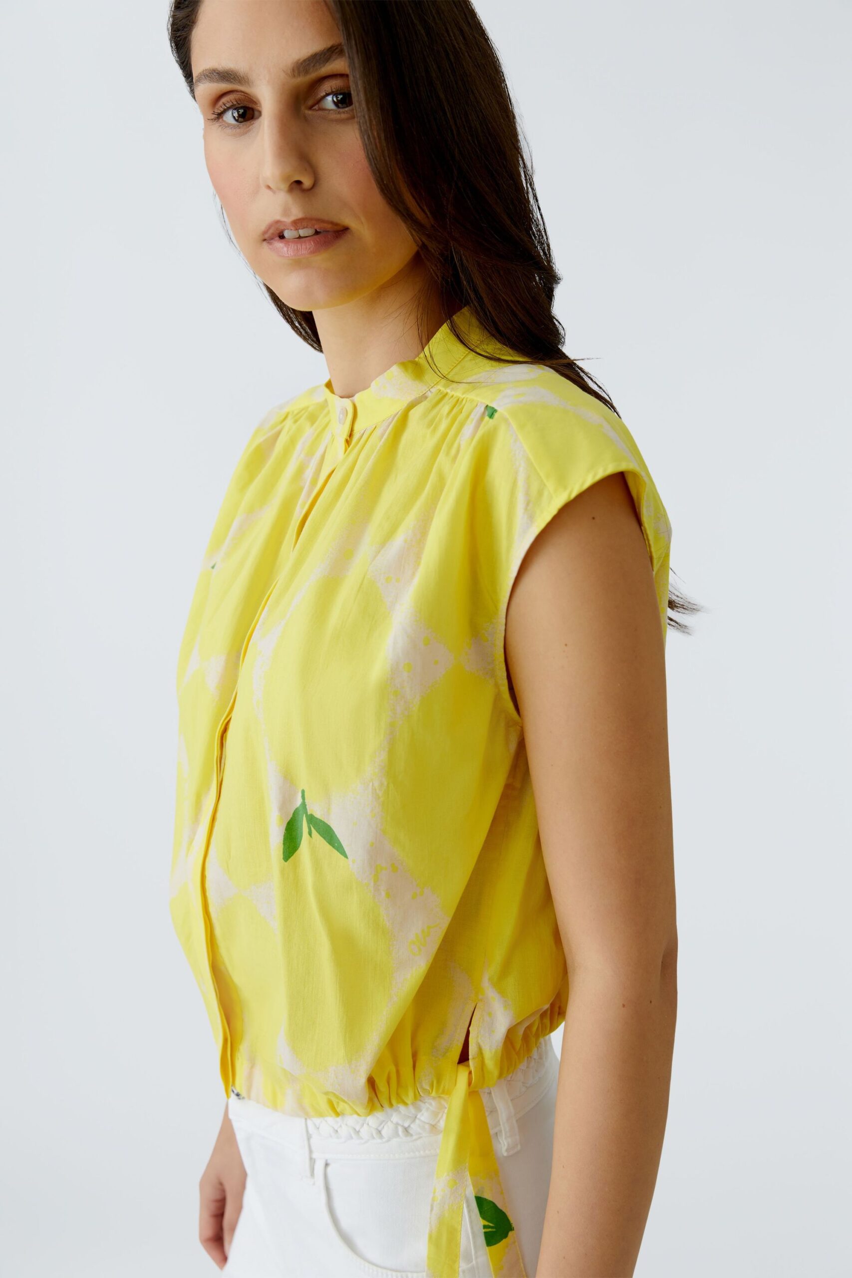 Oui Bluse mit Zitronendruck – Bild 5