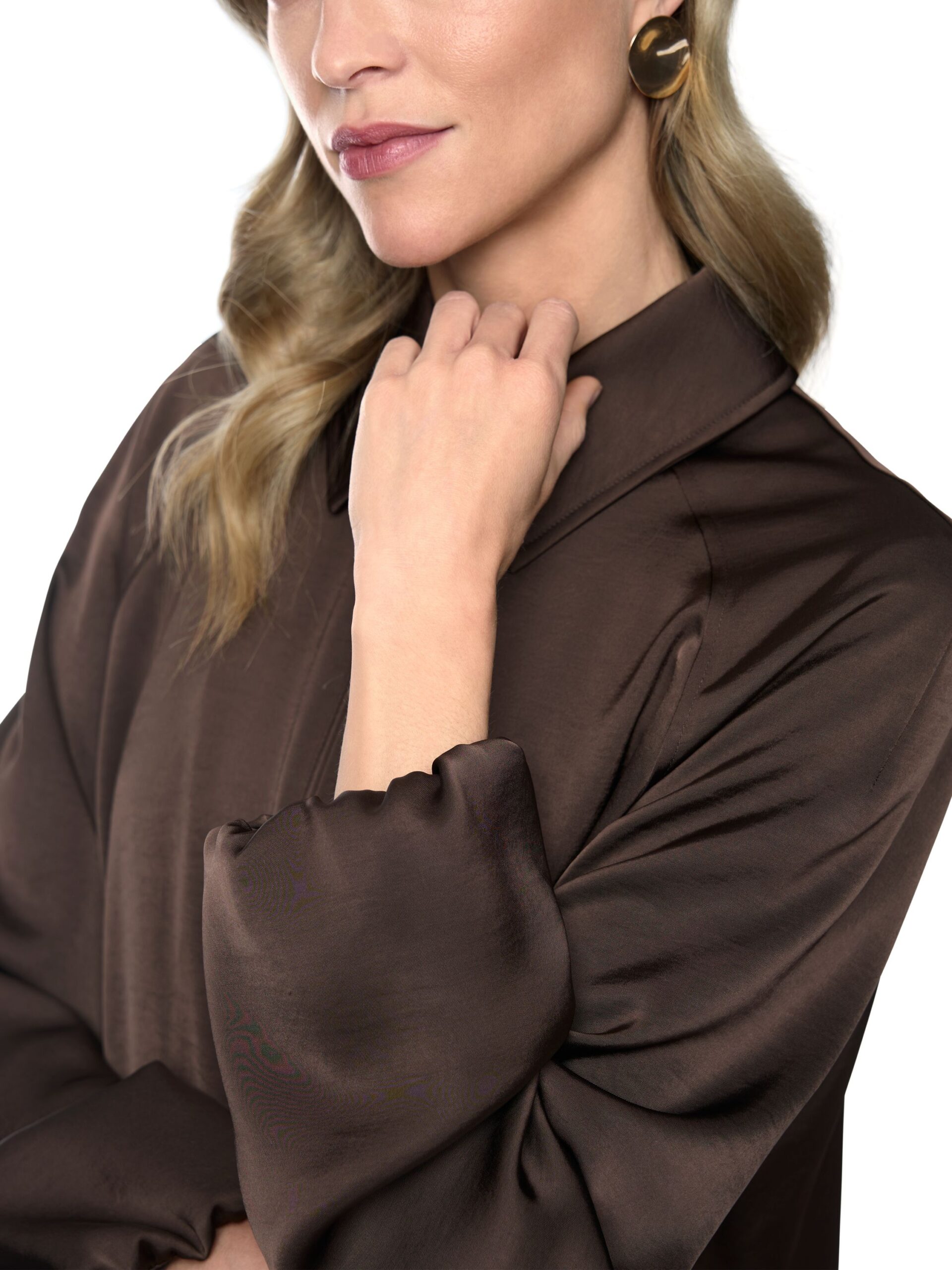 Marc Cain Collections Schwingende Jacke aus Glanzmaterial – Bild 5