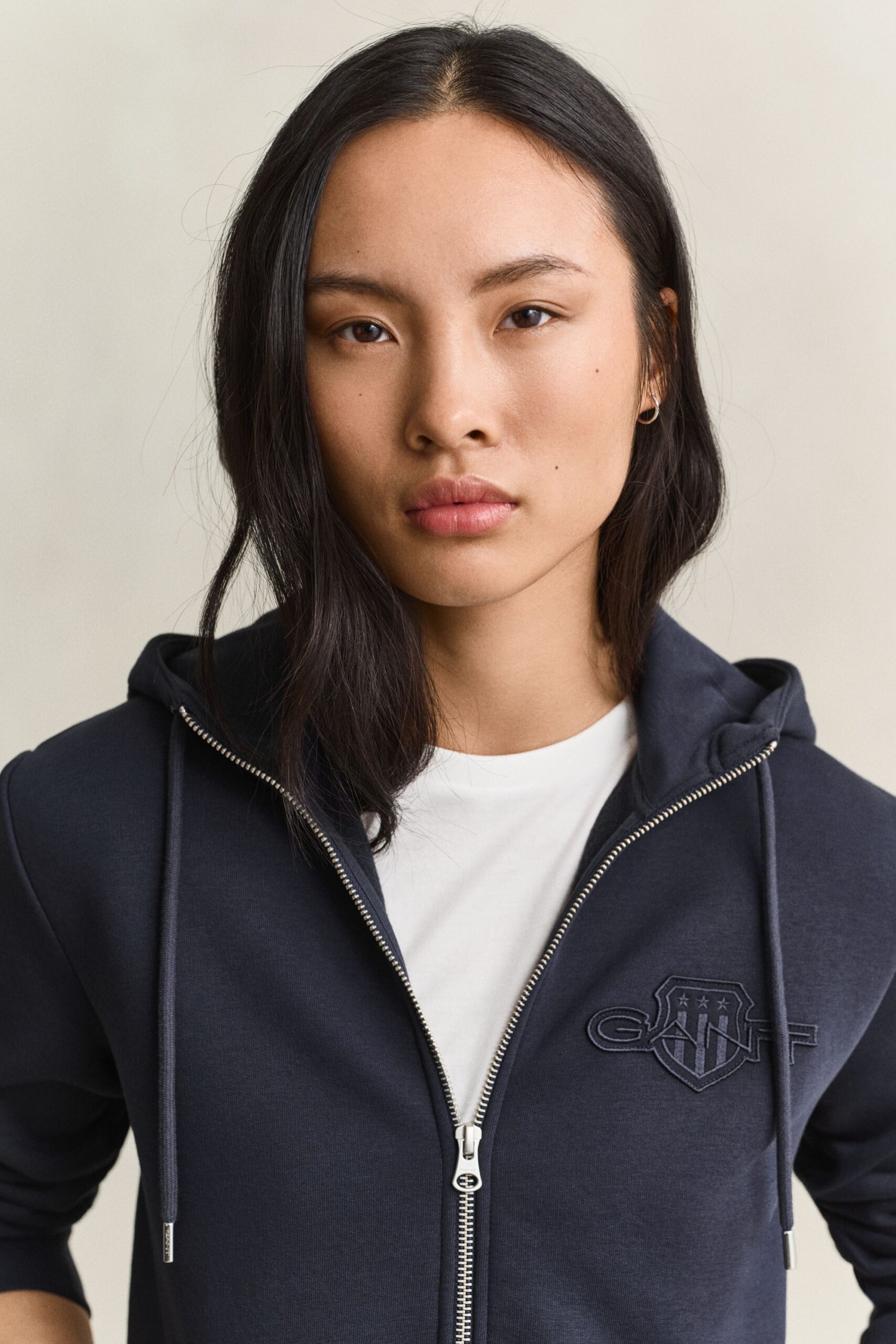 GANT Tonal Shield Sweatjacke – Bild 9