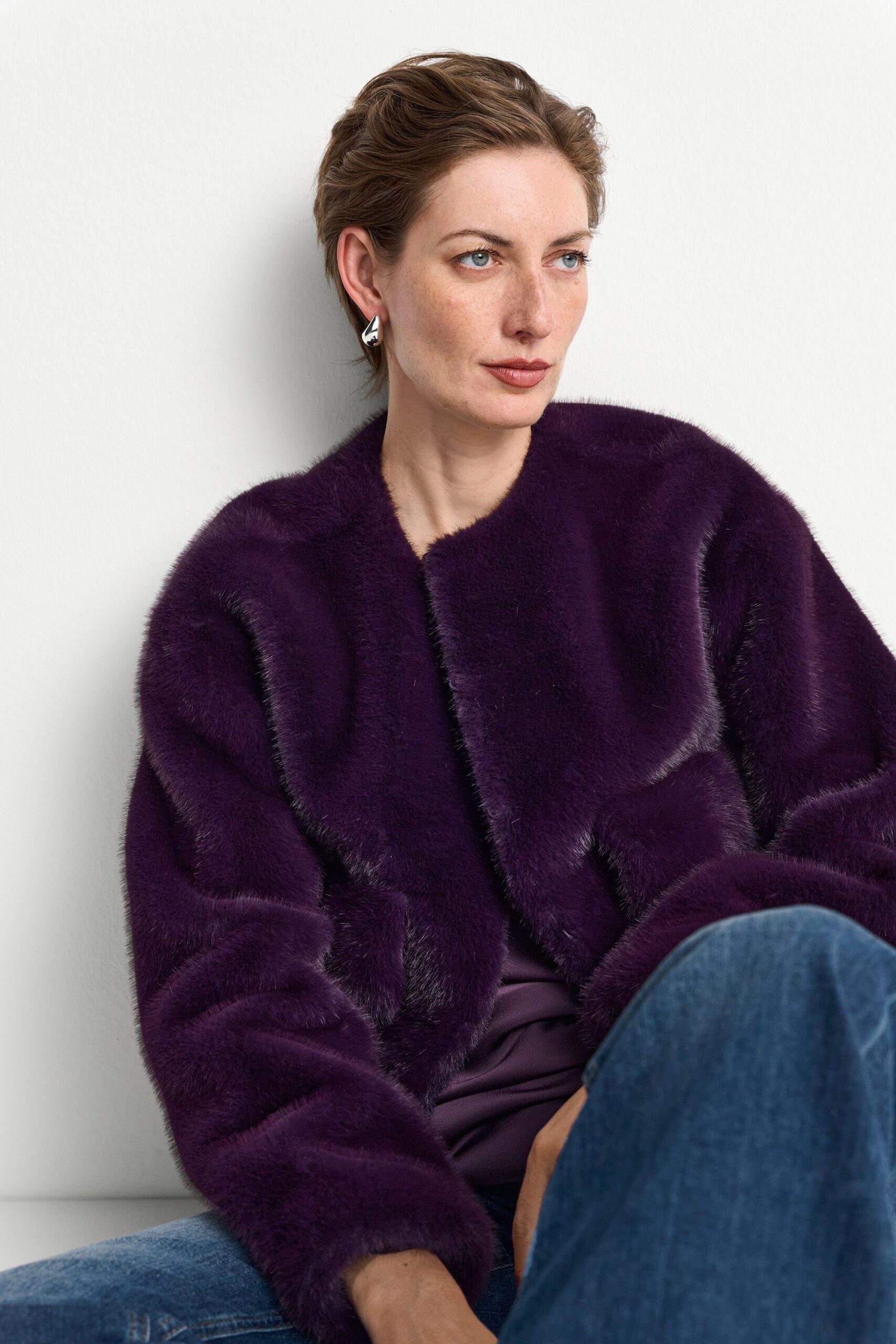 Rich & Royal Boxy Faux Fur Jacket Collarless – Bild 5