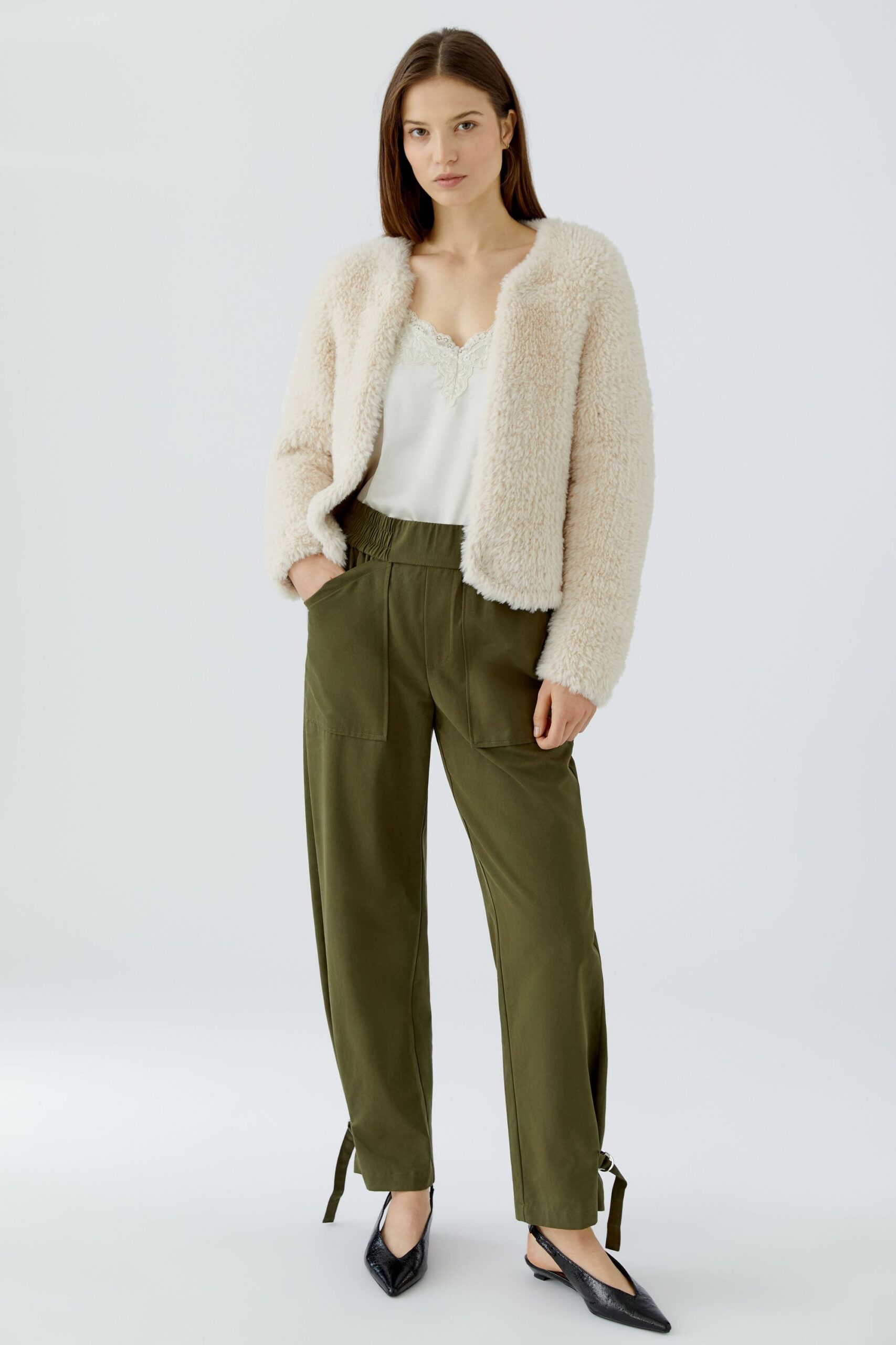 Oui Nahtlose Strickjacke mit Hakenverschluss – Bild 2