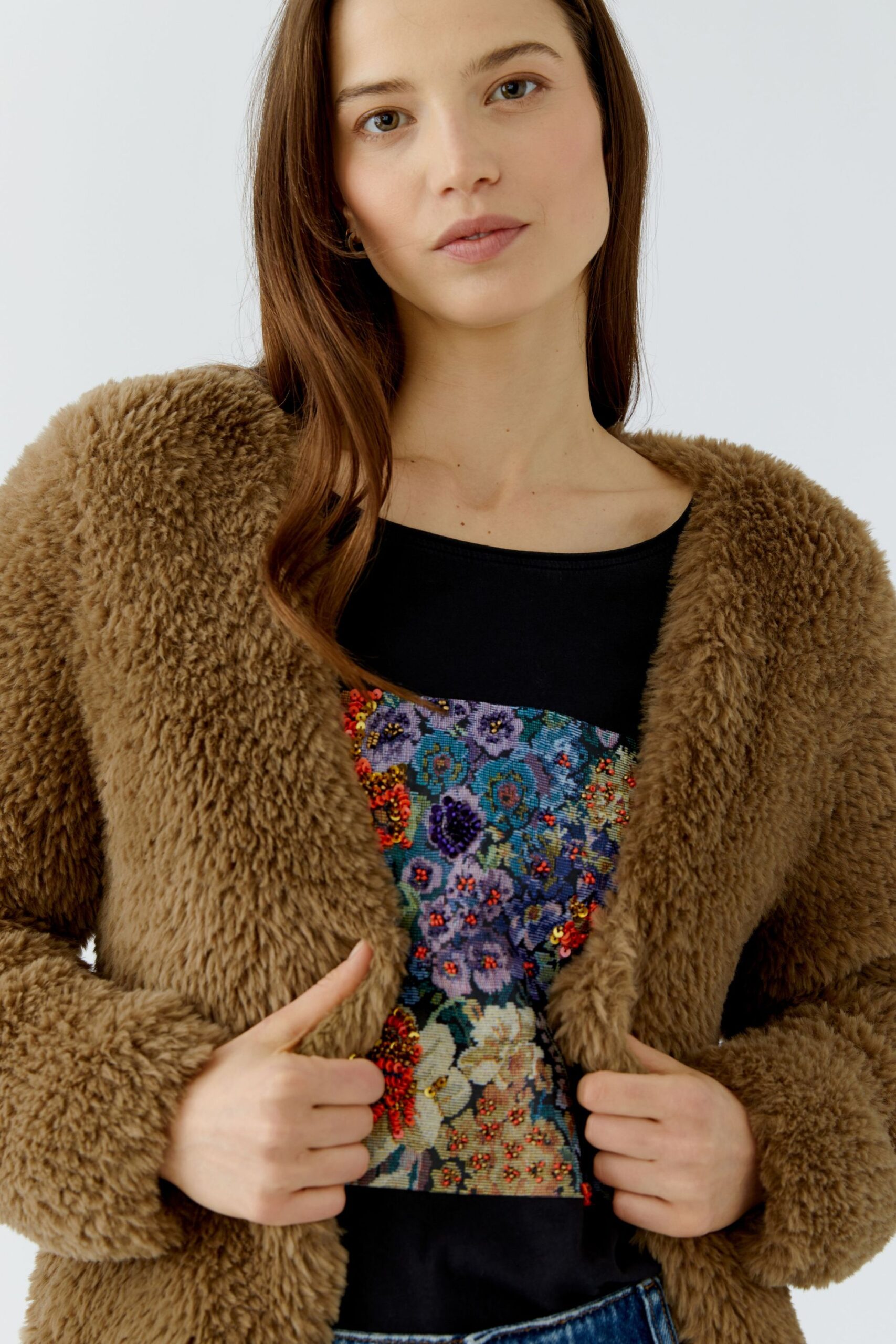 Oui Nahtlos gestrickte Strickjacke mit Hakenverschluss – Bild 5