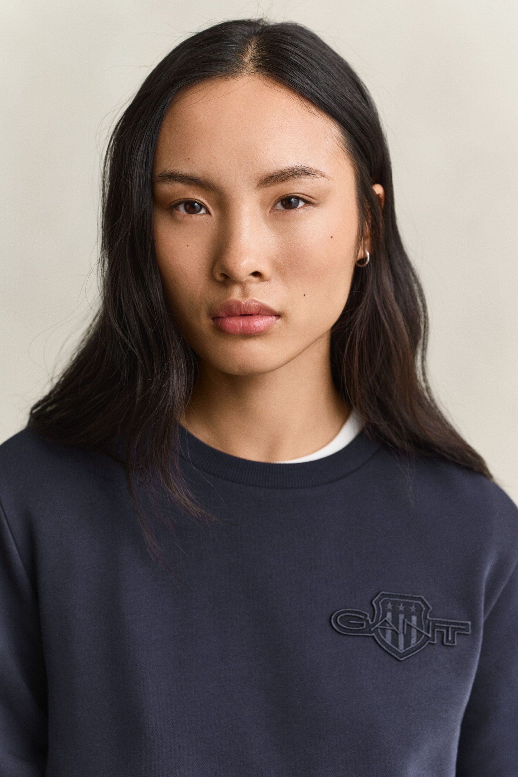 GANT Tonal Shield Rundhals-Sweatshirt – Bild 10