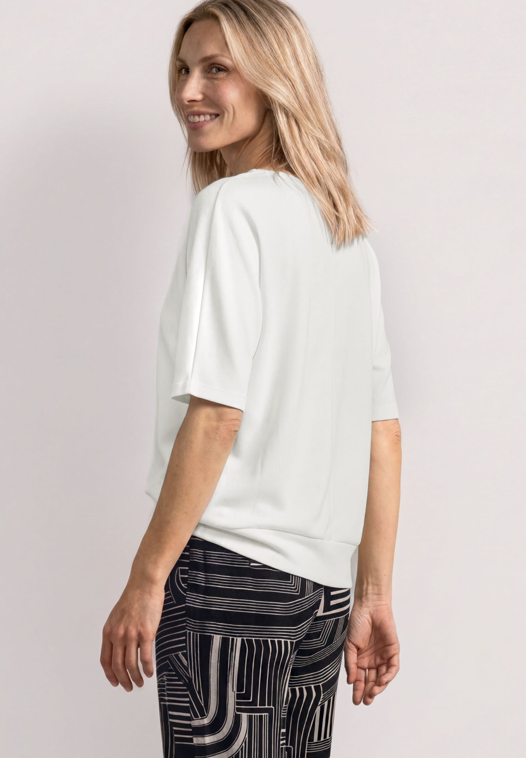 Street One Basic Shirt mit Boat Neck und Elastikbund – Bild 6
