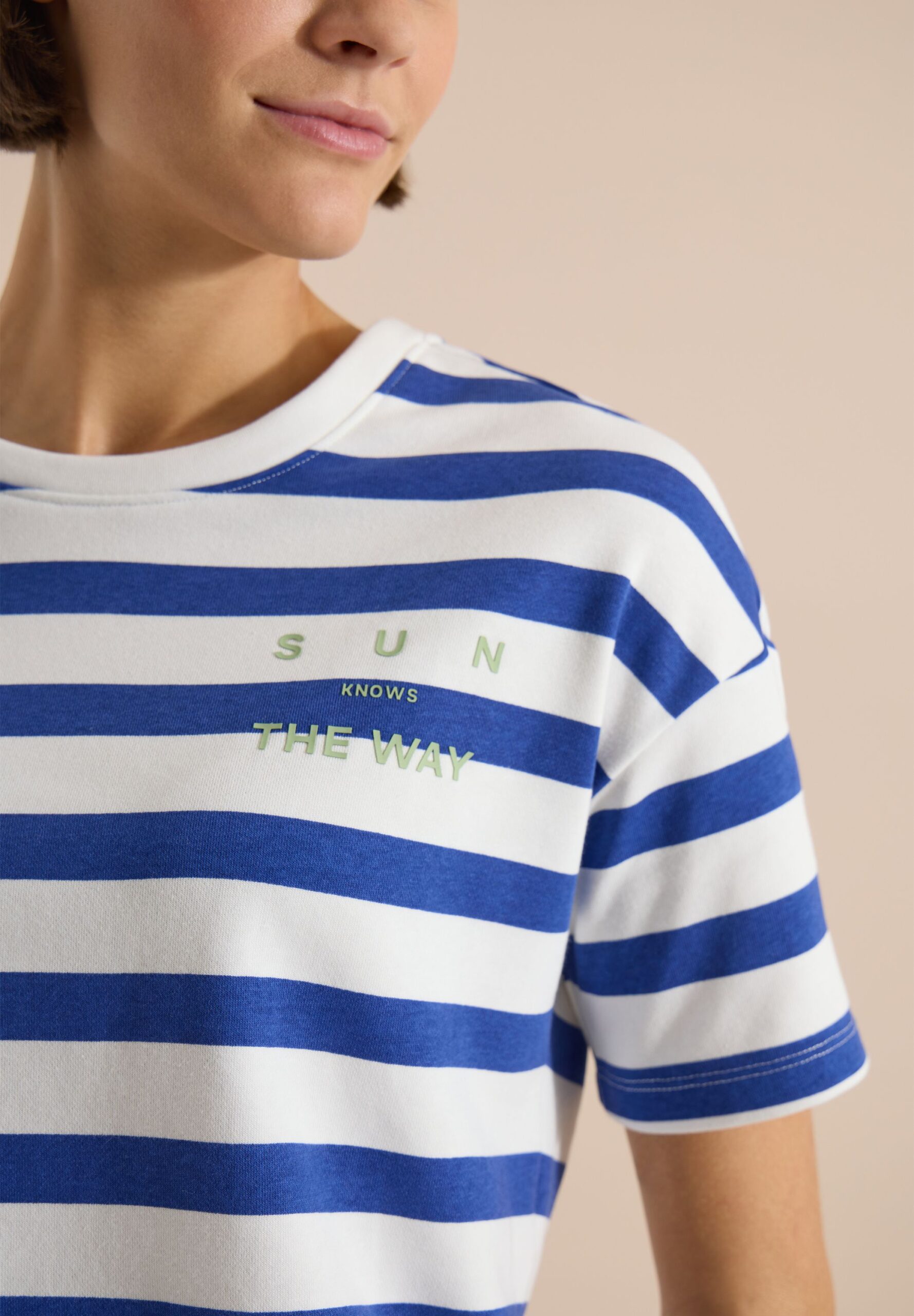 CECIL Halbarm Shirt mit Streifen und Wording-Detail – Bild 3