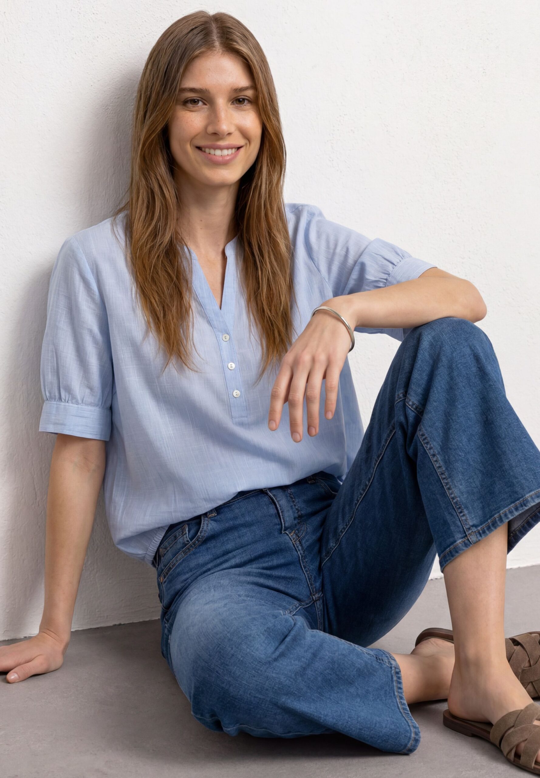 Street One Chambray Bluse mit Split Neck und Elastiksaum – Bild 2