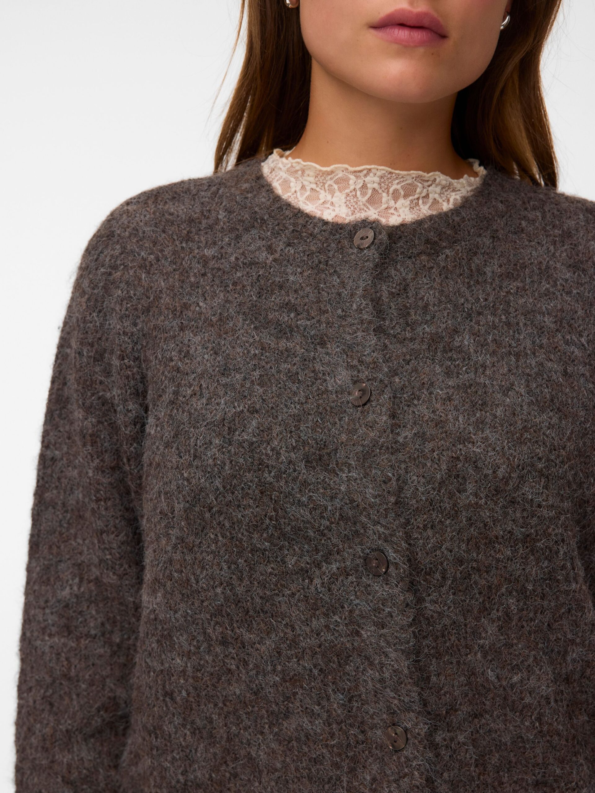 VERO MODA Grob gestrickter Cardigan mit Rundhalsausschnitt – Bild 4