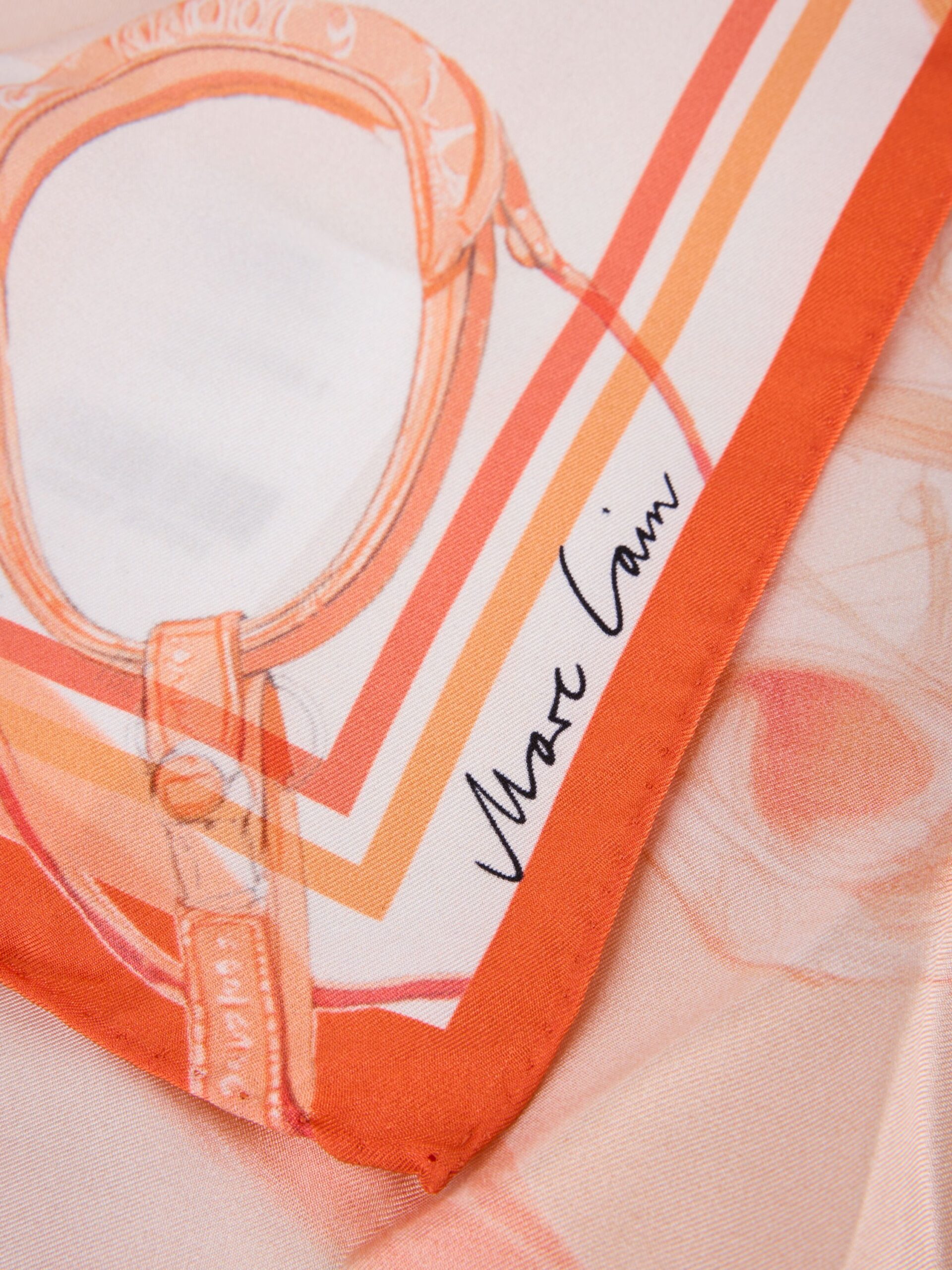 Marc Cain Collections Quadratisches Seidentuch mit Pferdesport-Motiven – Bild 2