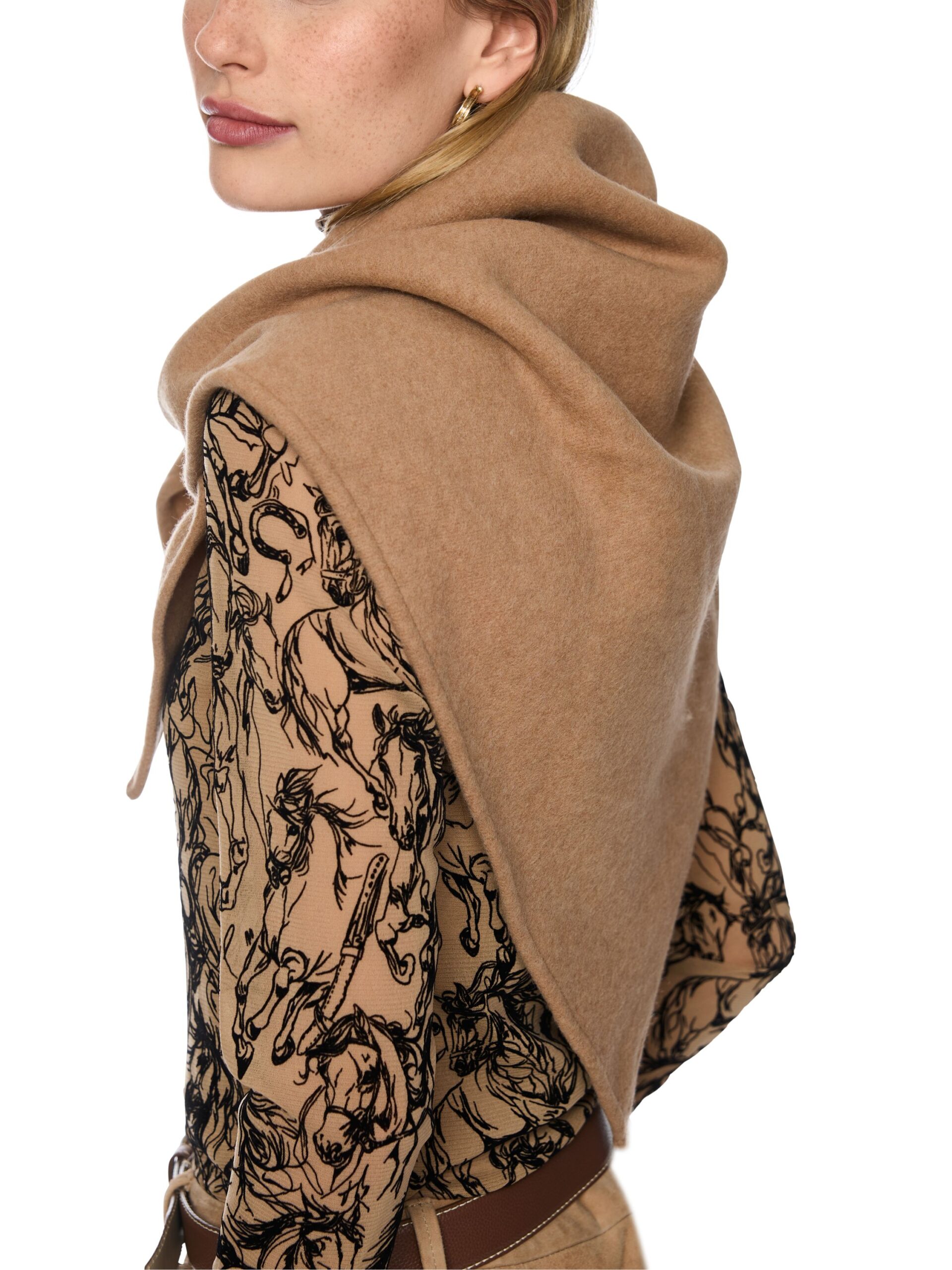 Marc Cain Collections Einzigartiges Wollmix-Tuch – Bild 2