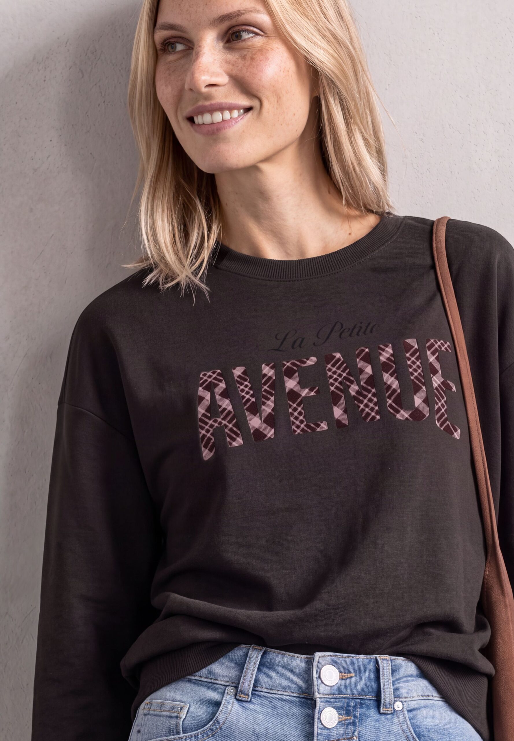 Street One Langarmshirt mit Wording Artwork – Bild 5
