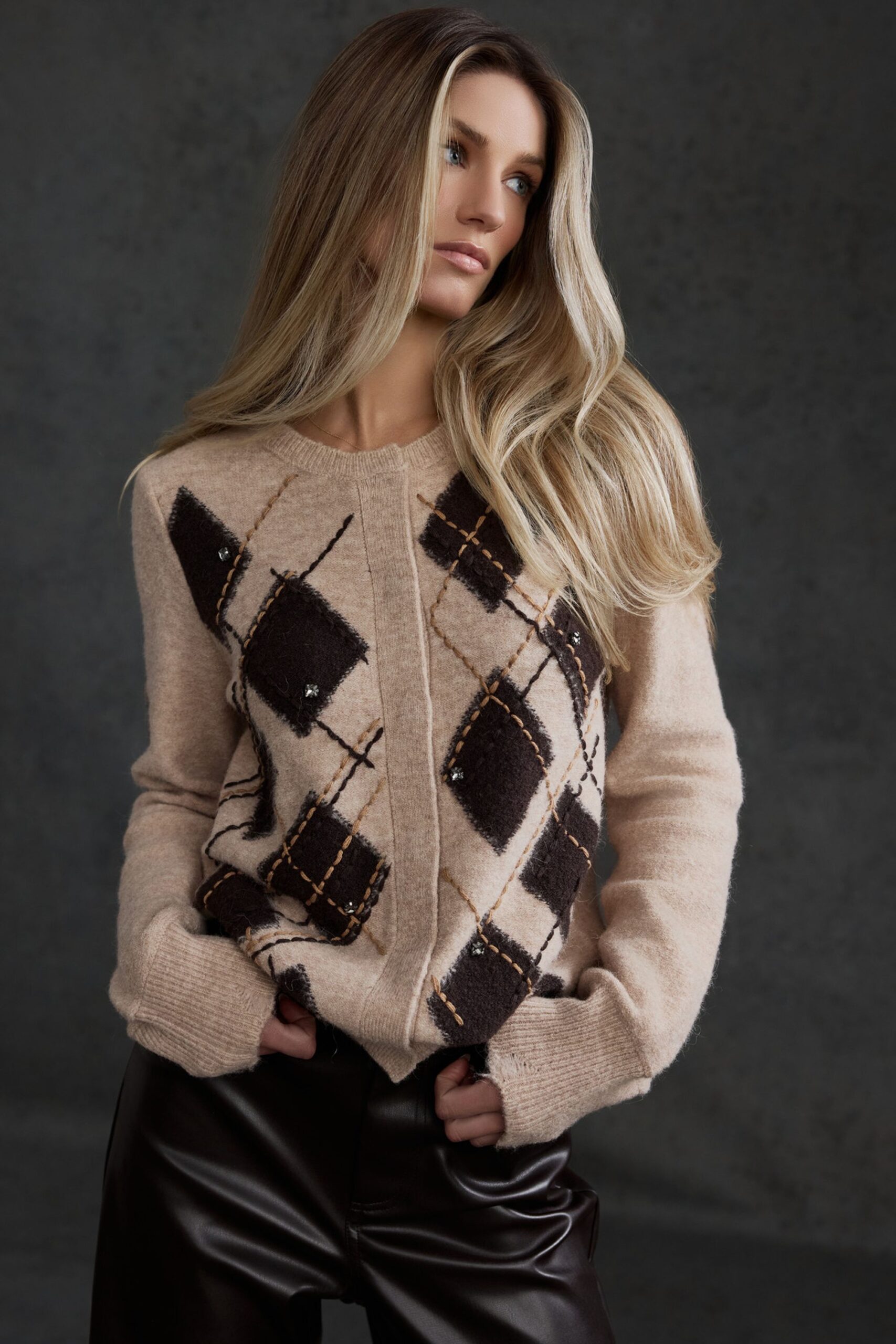 monari Strickjacke mit Rautenmuster und Strasssteinen – Bild 4