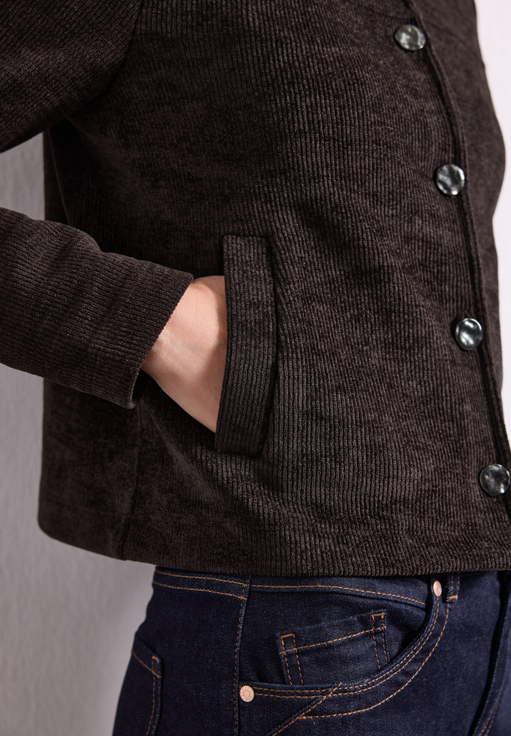 Street One Kurze Jacke mit Rundhals und Deko-Knöpfen – Bild 5